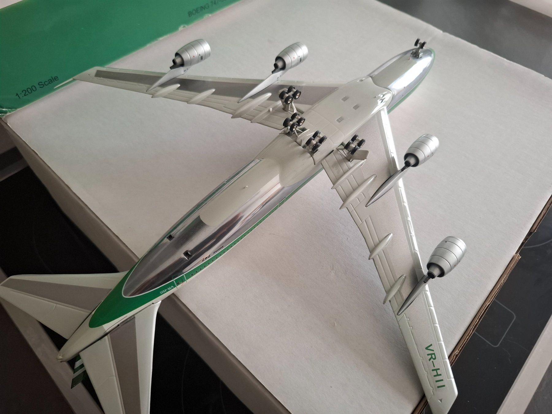 Kit di modellismo & Modellini statici: Boeing 747-367 Cathay Pacific 1/200 polished – Nuovo (secondo la descrizione) da Riehen venduto da DVD-Palace 3