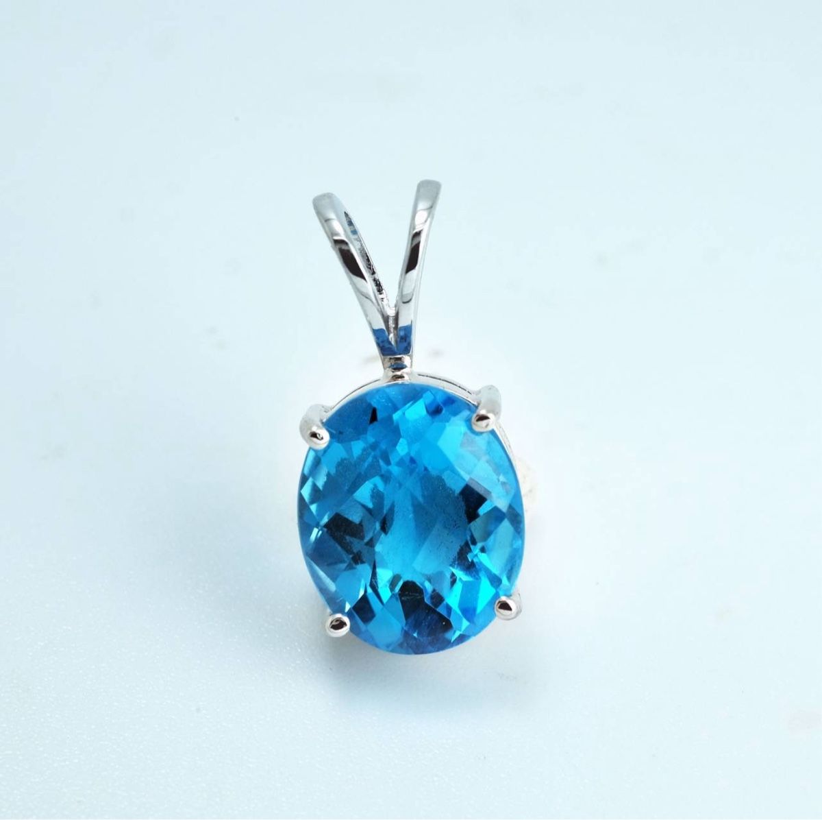 Altri gioielli: Anhänger  Blue Topaz with 18 K gold – Nuovo e nell'imballaggio originale da Rapperswil SG venduto da Gemstonebyyo