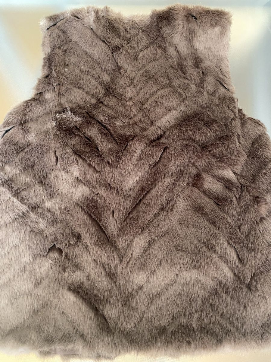 Vestes: Kunstfellweste  – Neuf (Voir description) à St. Margrethen SG par lar_8z5g 1