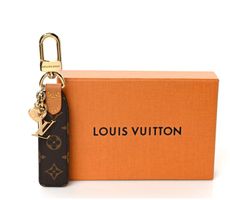 👜 ❤️ Louis Vuitton Cherished Tab Schlüsselanhänger
