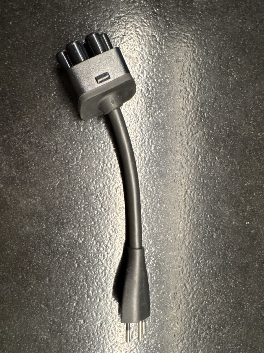 Lecteurs & Adaptateurs: Tesla Schweiz-Adapter CH – Neuf (Voir description) à Gossau ZH par che_q7f9