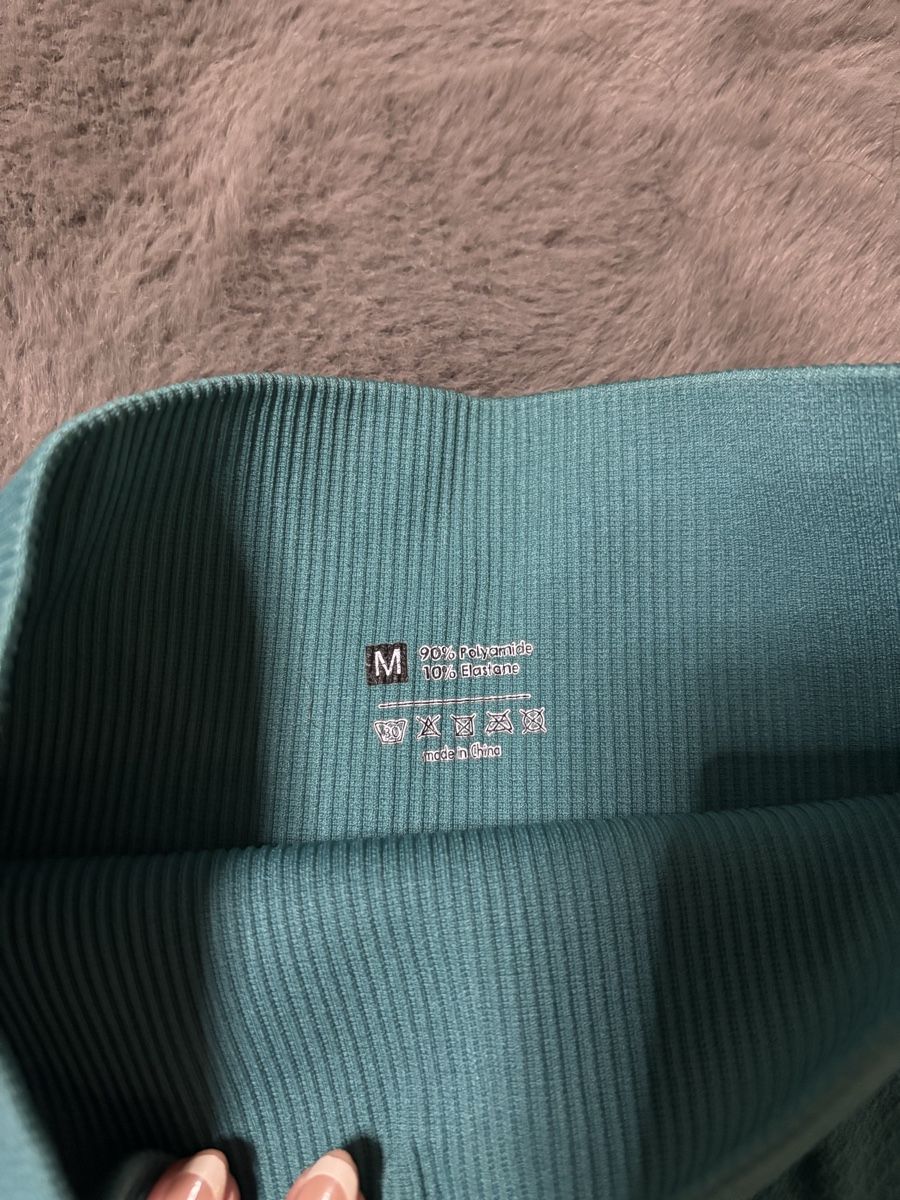 Leggings: Turquoise spots Leggings , Size M – Usato da Wichtrach venduto da Re_Fit 2