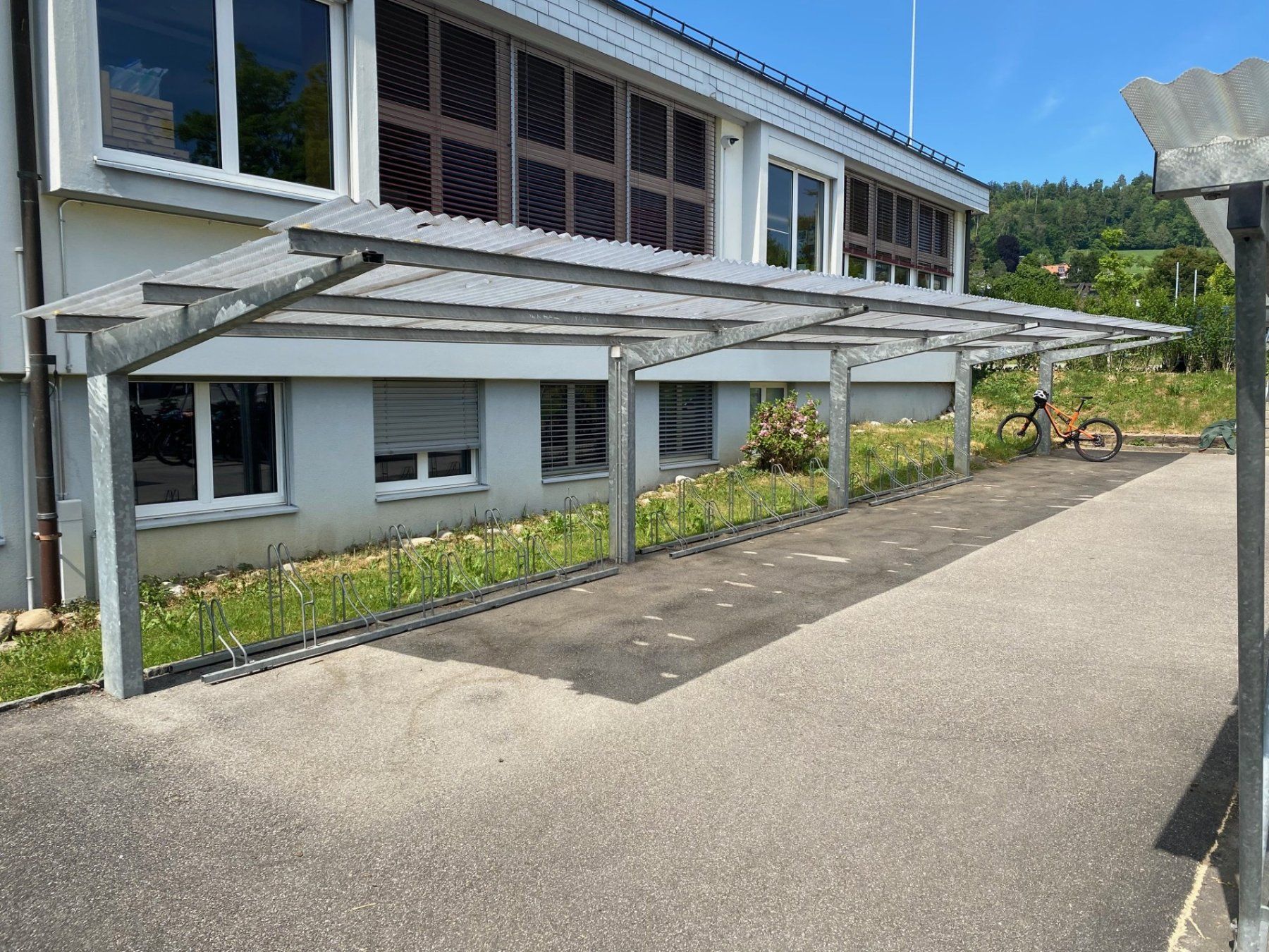 Rifugi: Velopa Veloparkplatz Velo-Unterstand – Usato da Auw venduto da 76marylu
