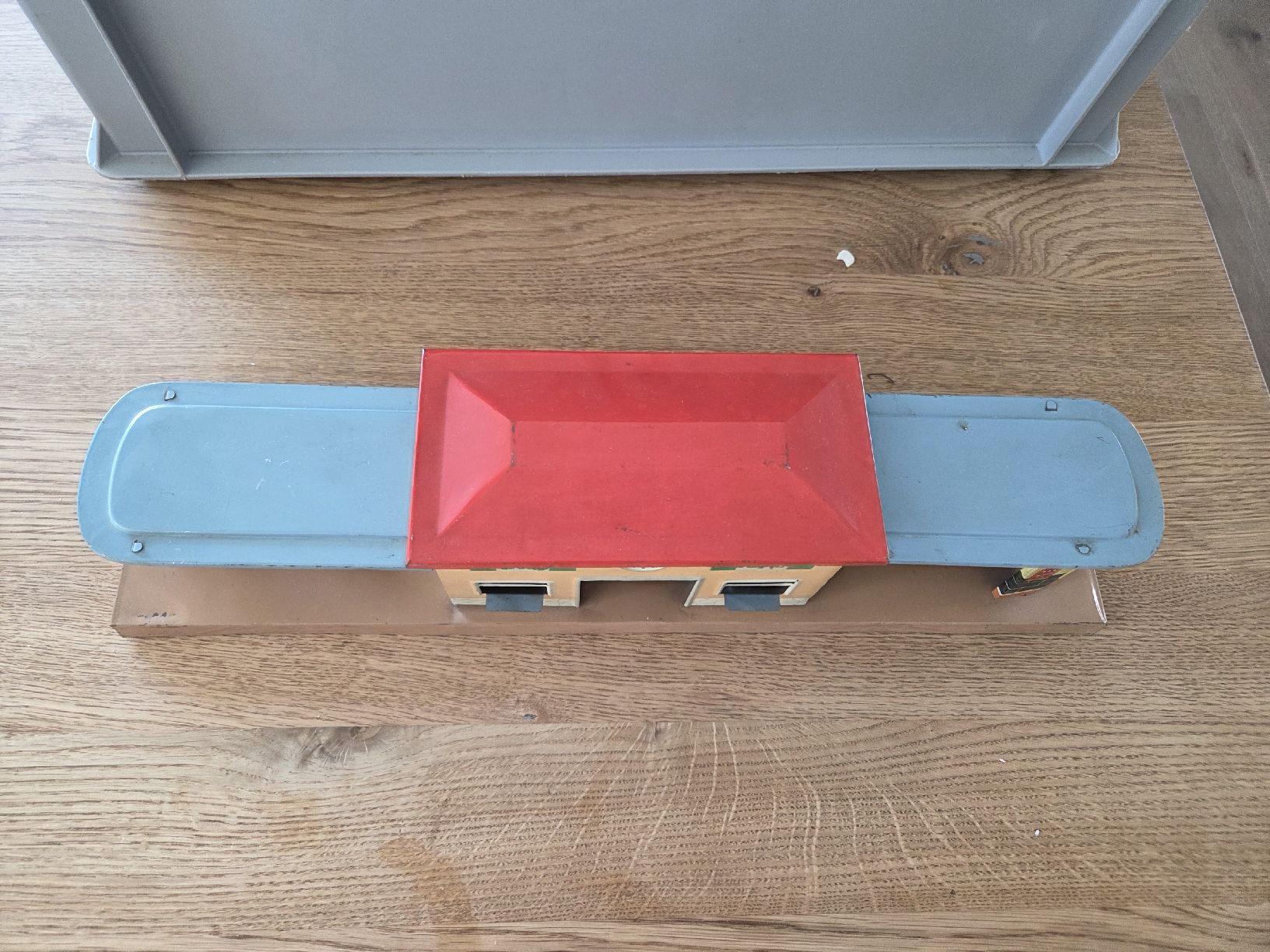 Modellini di ferrovie: Bahnhofsgebäude – Usato da Berikon venduto da TopLok1 1