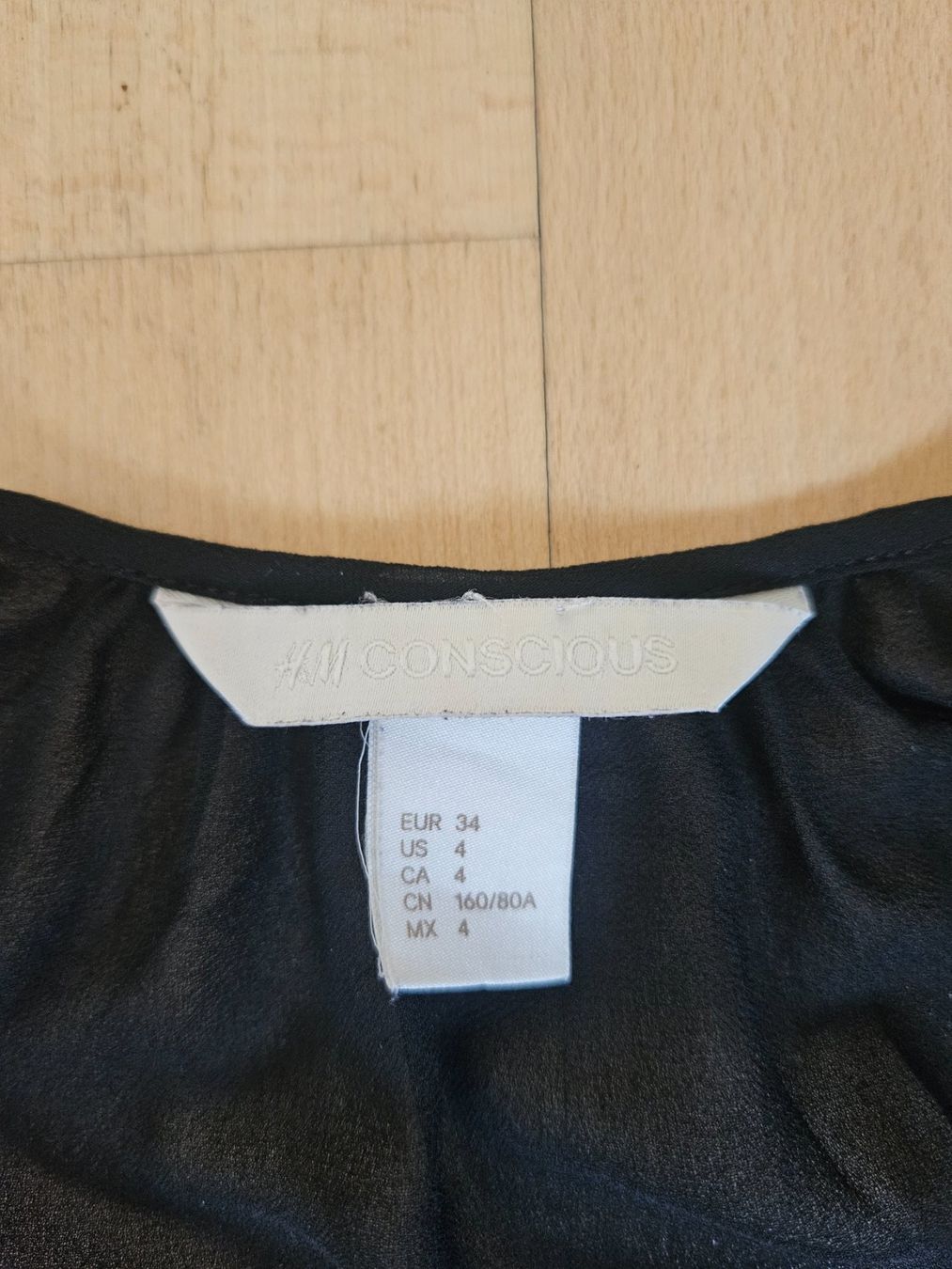 H&M Tops: Schwarzes Sommer-Top Gr. 34 – Gebraucht aus Zürich von anna_r26m 4