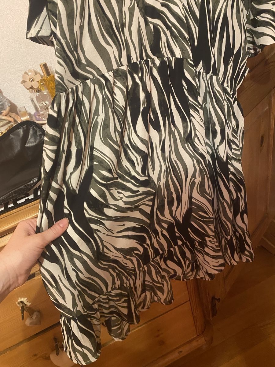 Kleider: Robe Pigalle M vert et blanc – Gebraucht aus Epagny von nie_n5yb 3