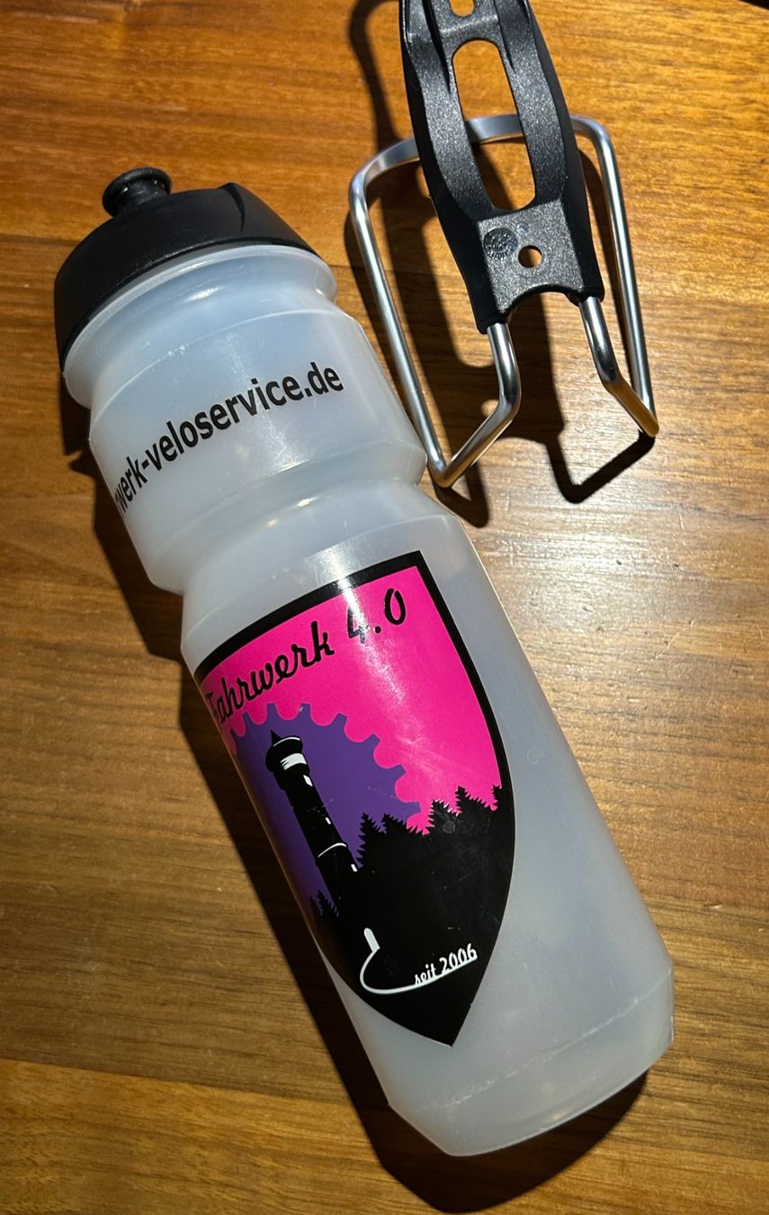 Borracce & Thermos: Trinkflasche mit Fahrradhalter – Usato da Basel venduto da arm_gf7p 6