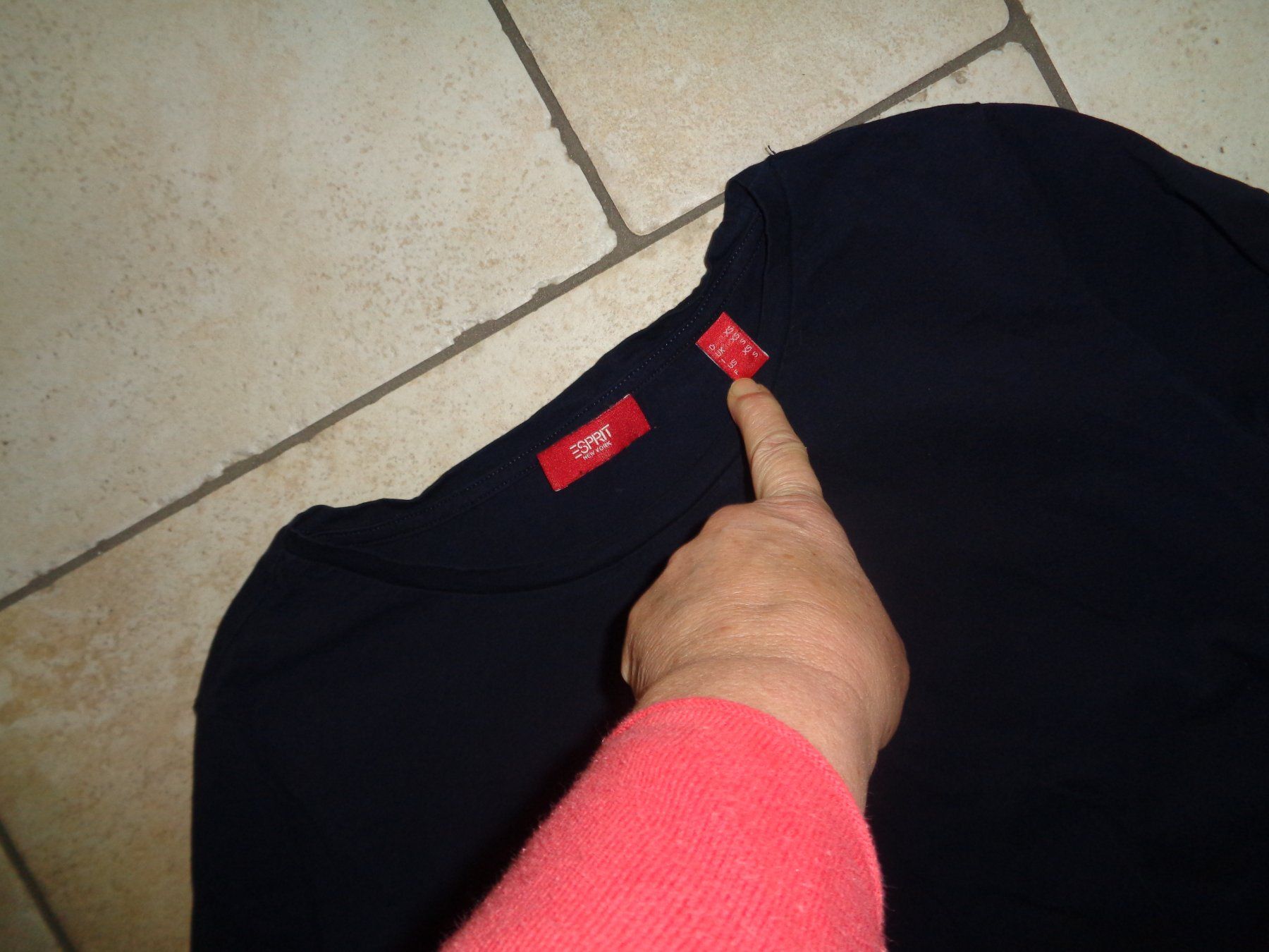 Esprit Maglioni & Felpe: Sweatshirt  Esprit  Grösse XS – Usato da Kreuzlingen venduto da Robi-2003 1