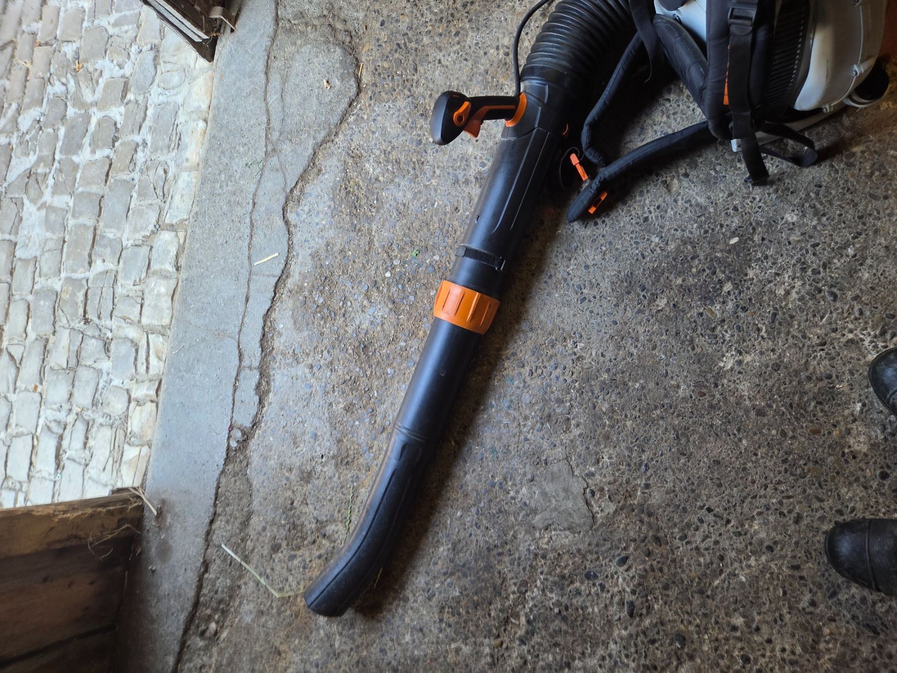 Stihl Laubbläser & Laubsauger: Stihl Laubbläser BR 700 – Gebraucht aus Embrach von Deutz5130 3