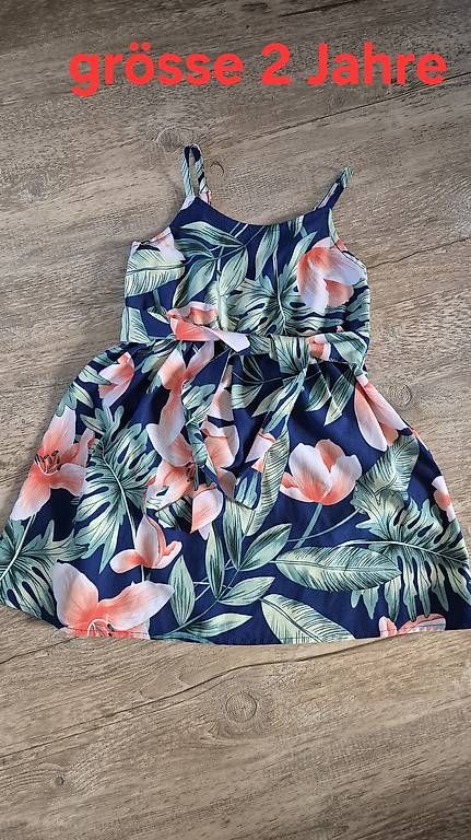 Lotti & Set di vestiti: 3 neue sommerkleider 98/104 – Usato da Immensee venduto da ser_8529