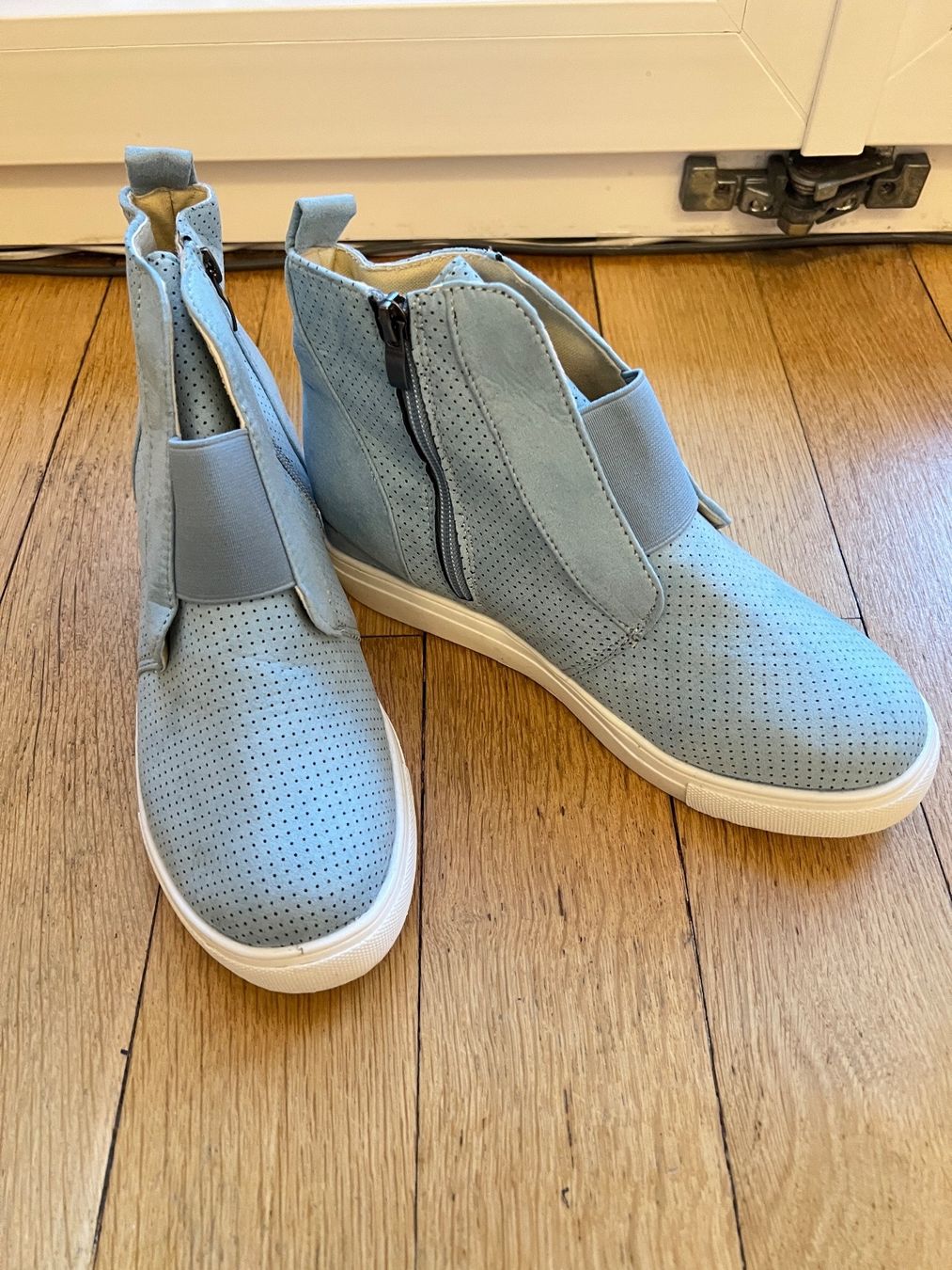 Scarpe da donna: Sneaker/ Schuhe blau – Nuovo (secondo la descrizione) da Chur venduto da auroraley