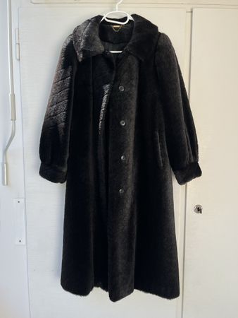 Pelzmantel braun kurz (Gebraucht) in Wittenbach für CHF 22 - Main Image