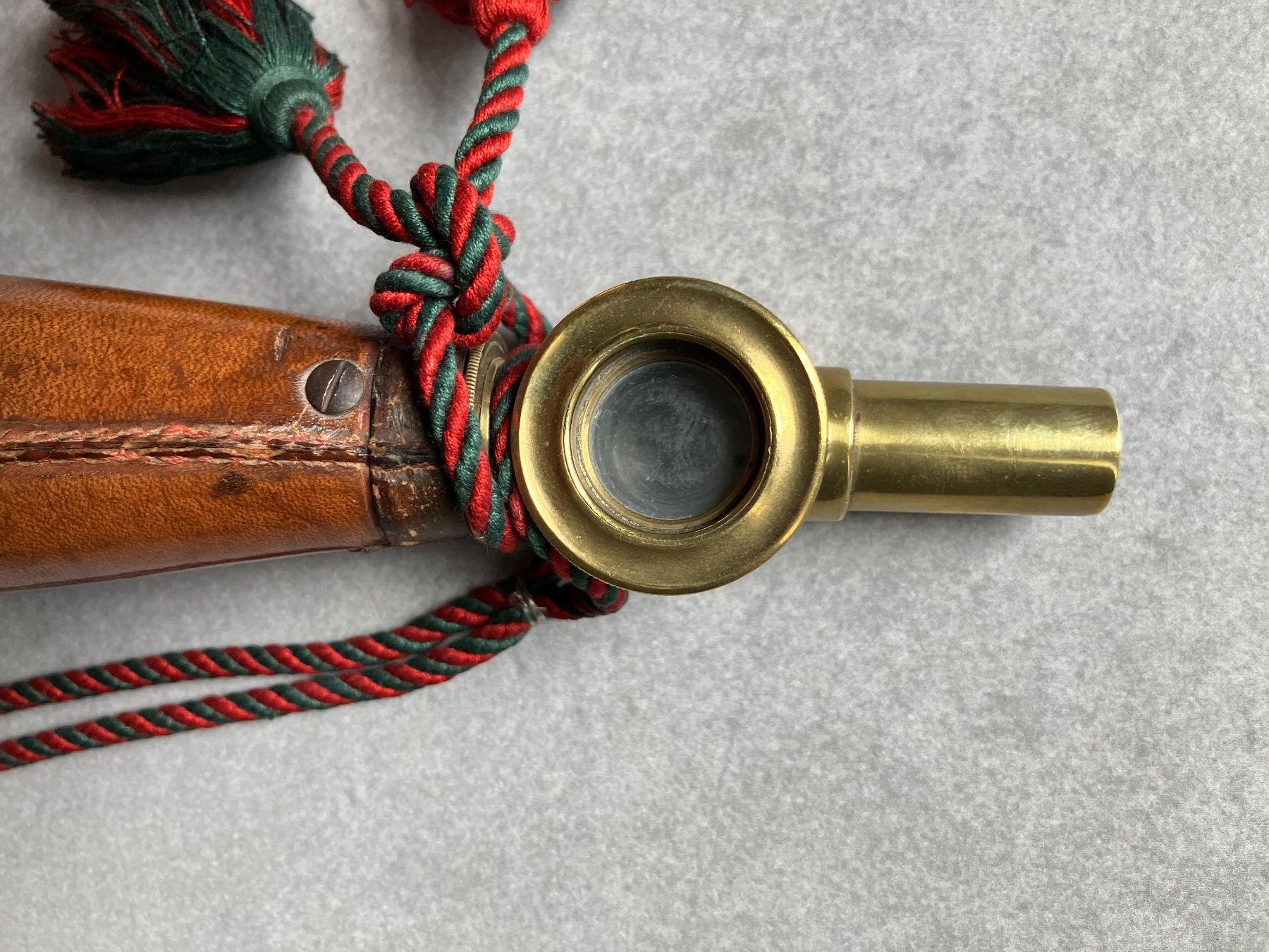 Tous les outils: Poire à poudre militaire ancienne – D'occasion à Cortaillod par car_f6v6 3