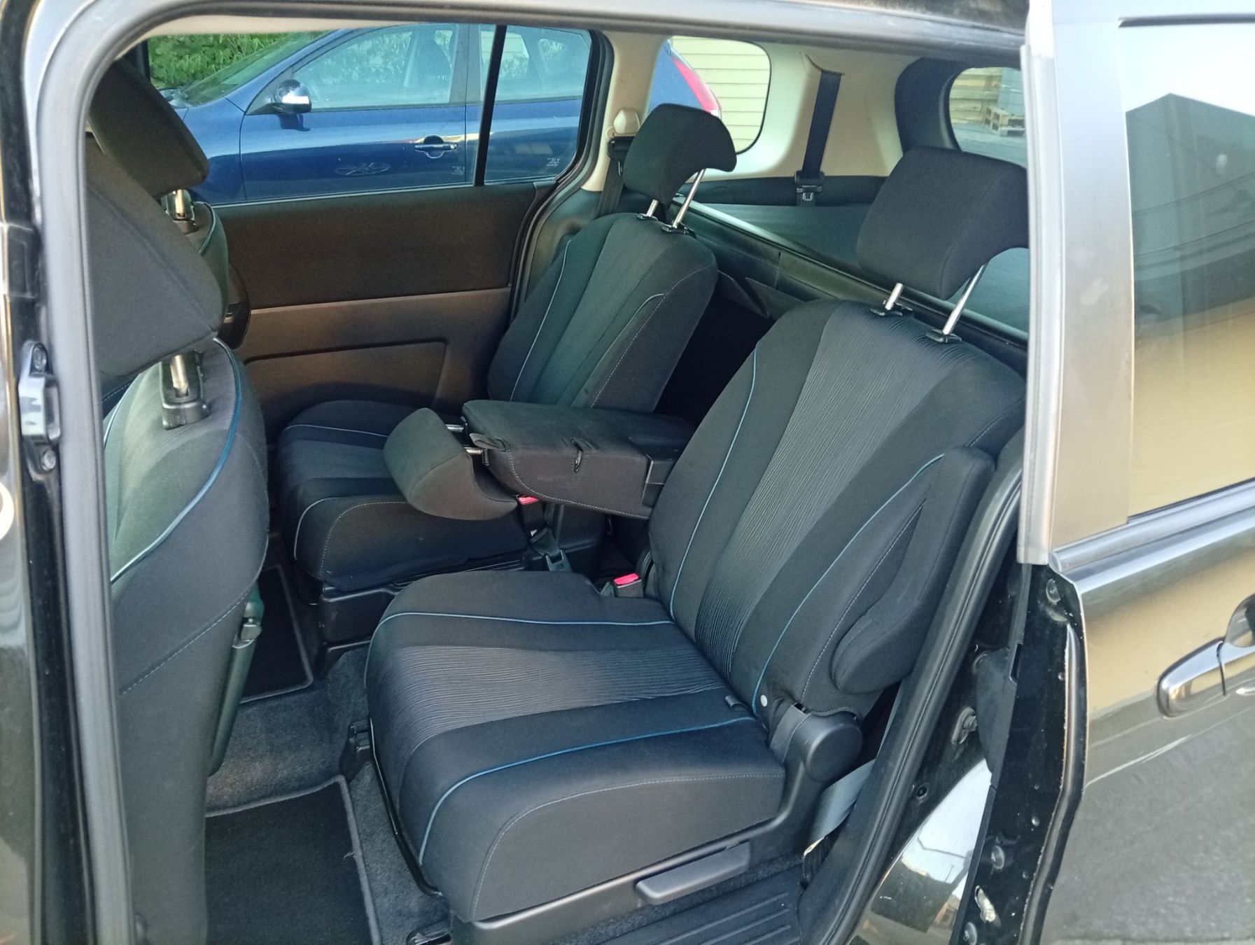 Mazda Automobili: Mazda 5 1.6 diesel 7 platzer – Difettoso da Lichtensteig venduto da ktr_cnm8 5