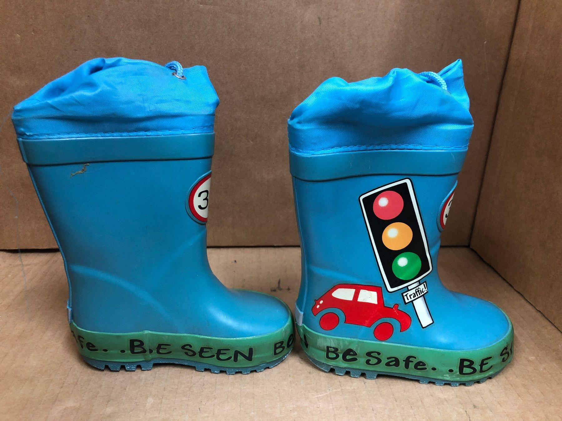 Scarpe per ragazzi: Kinderstiefel blau Grösse 20 – Usato da Eschlikon TG venduto da RamonaSt 2