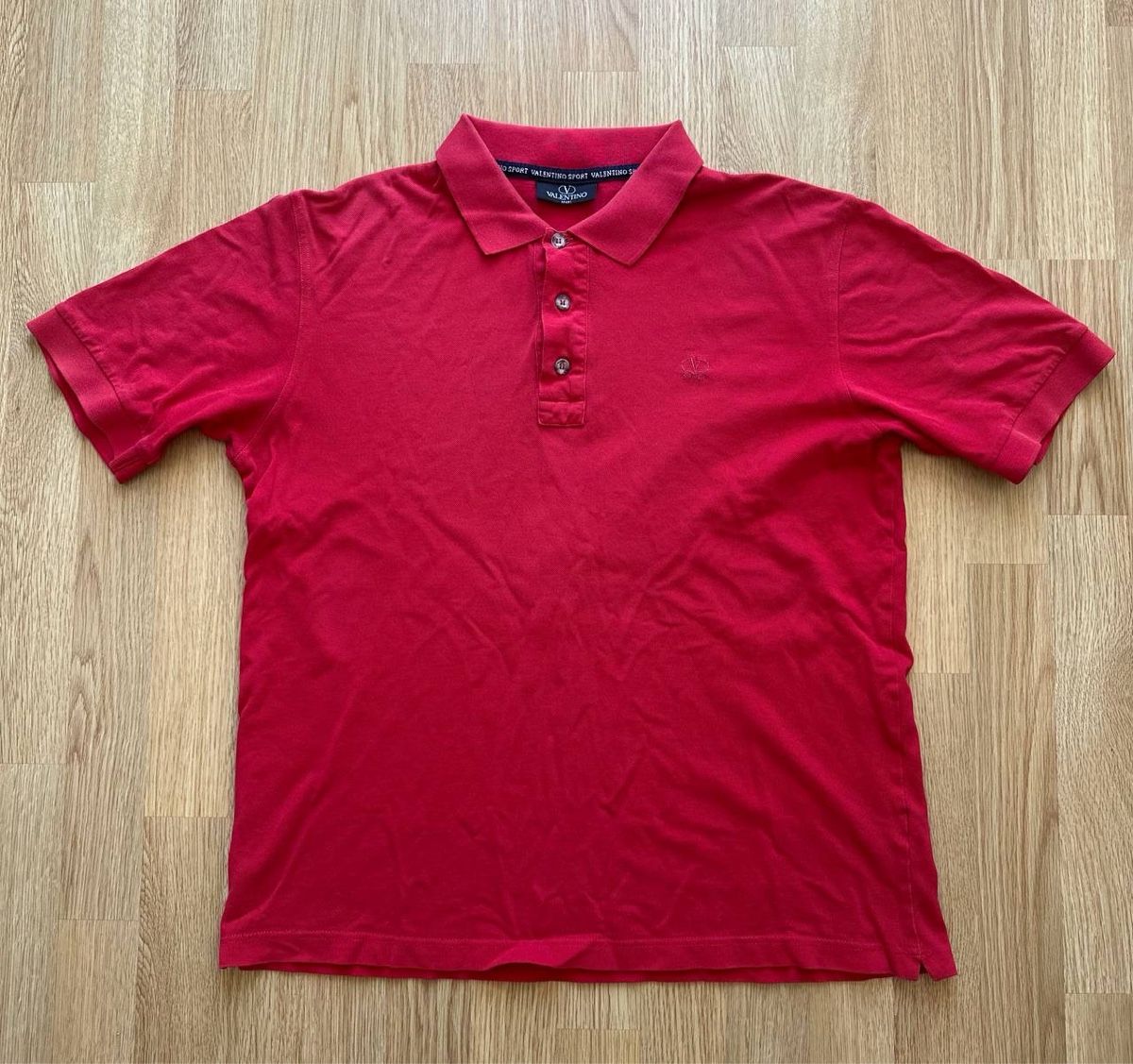 Valentino T-shirt: Valentino T-shirt  – Usato da Pfäffikon ZH venduto da Nataliia.