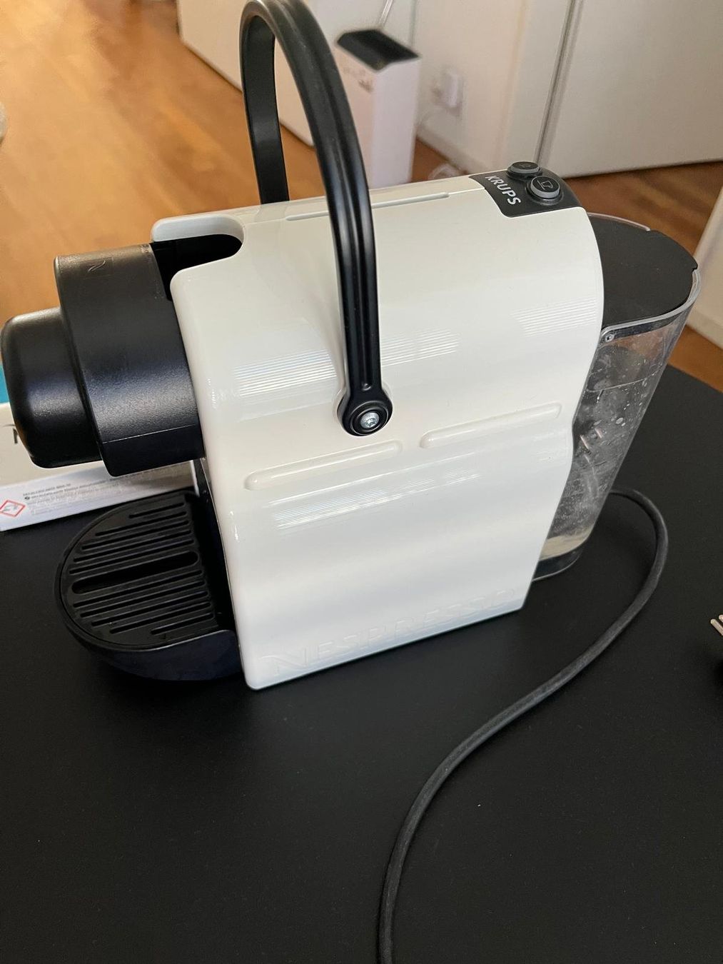 Krups Macchine per caffè & Macchine per espresso: Nespresso Kaffeemaschine mit Entkalkungsset – Usato da Dietikon venduto da bet_c285 2