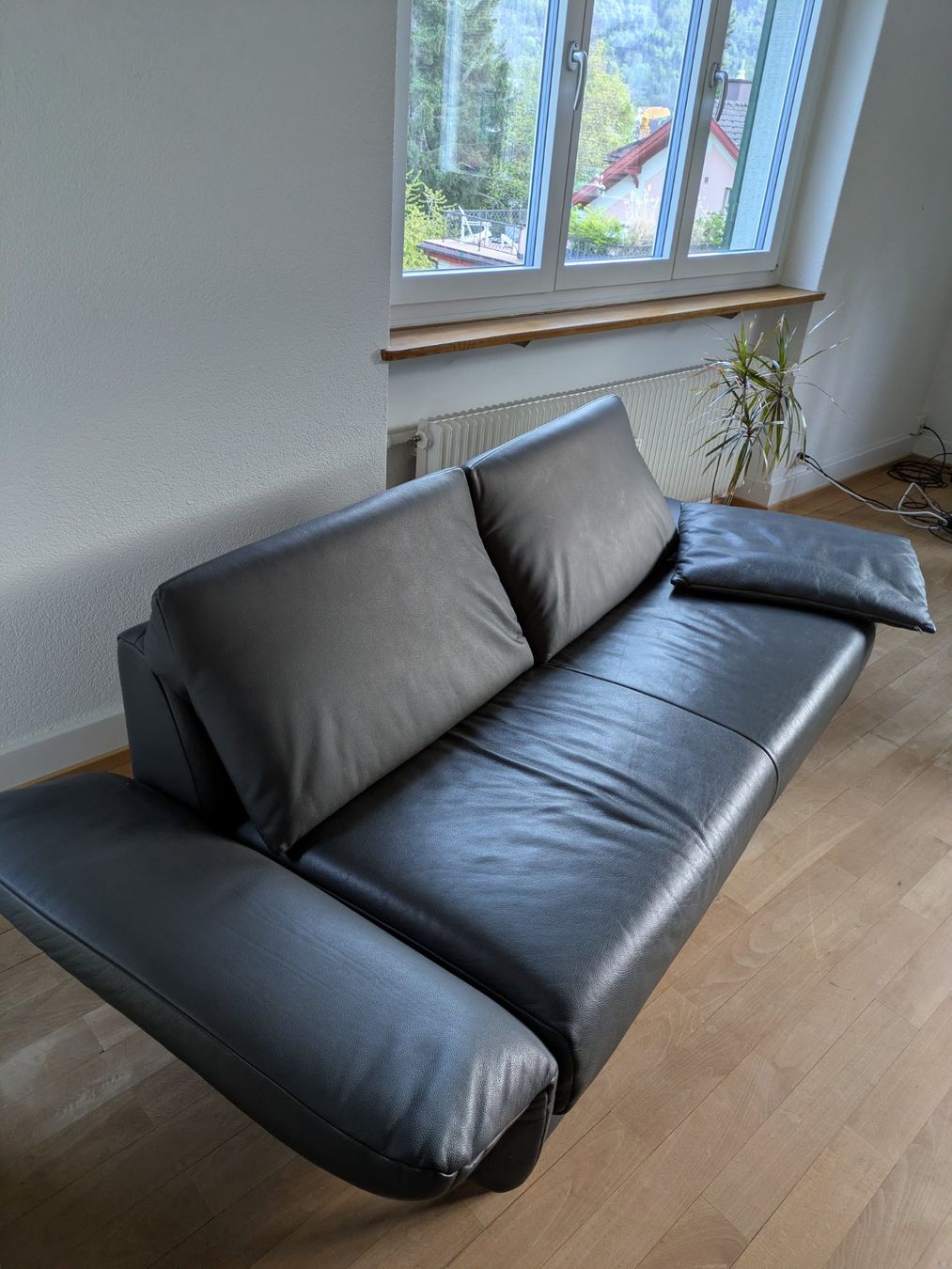Sofas: Bequemes Ledersofa anthrazit – Gebraucht aus Chur von nin_9hxv 3