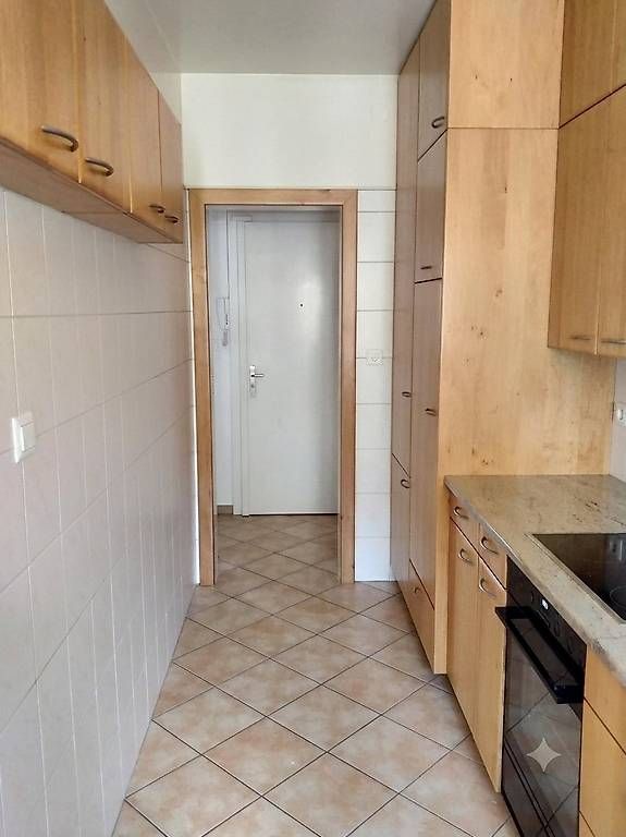 Cuisines complètes: A donner cuisine complète modulable en bois, plan en granit – D'occasion à Pully par chi_p2rq 1