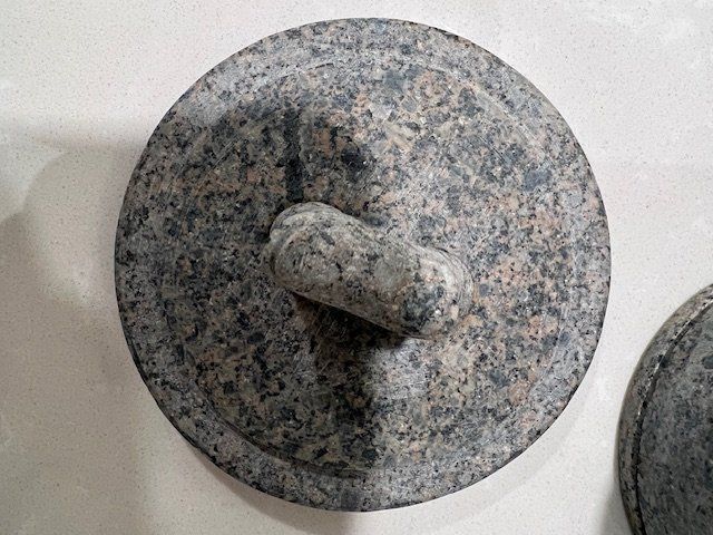 Tazze: Naturstein Becher mit Deckel -neu – Nuovo (secondo la descrizione) da Niederweningen venduto da zw4_s78j 3