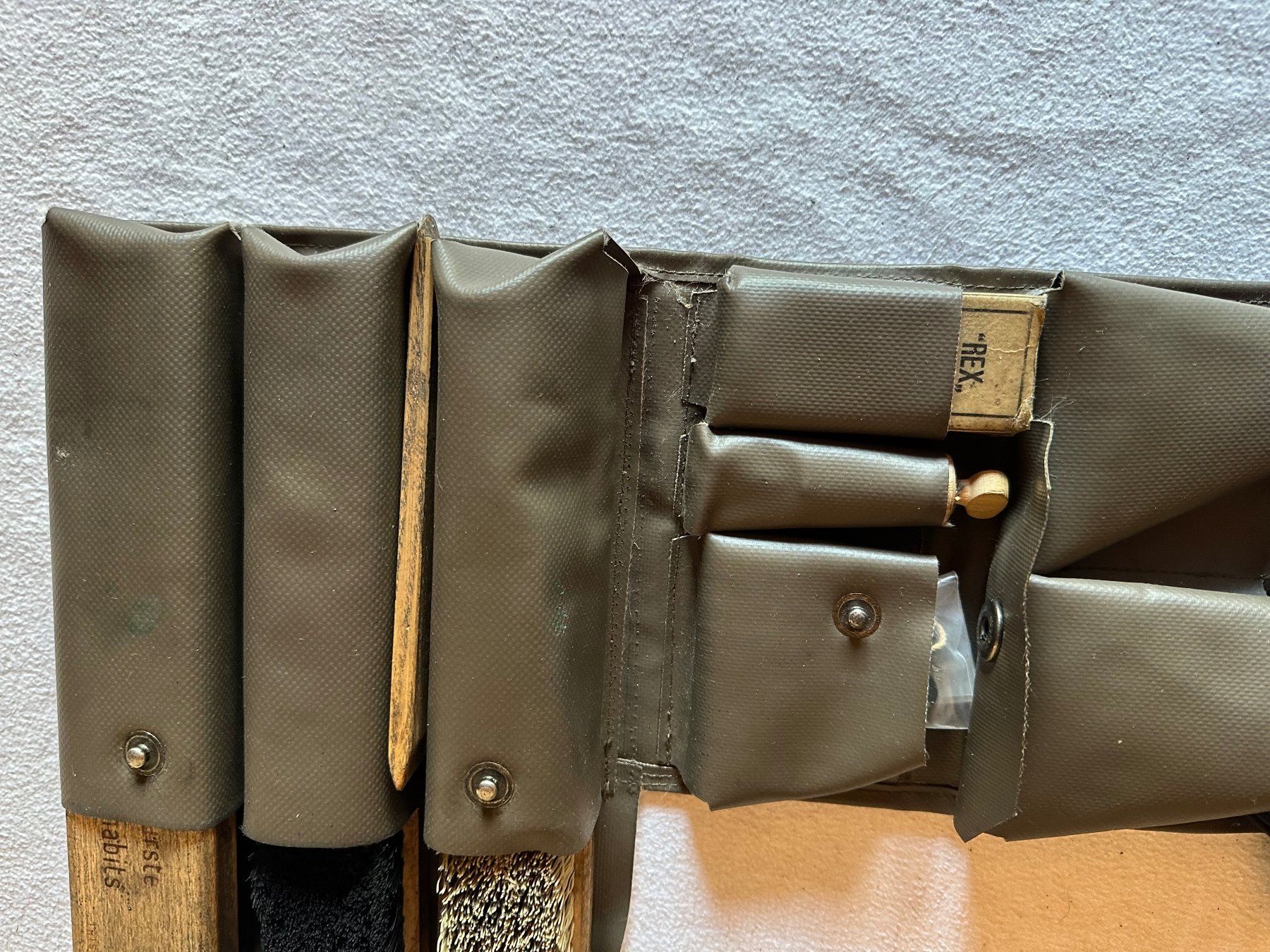 Schweizer Armee Borse: Trousse de nettoyage armée suisse – Usato da Ste-Croix venduto da BuffetSC 4