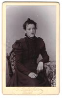 Fotografie J. Bulacher, Basel, Sitzende 
