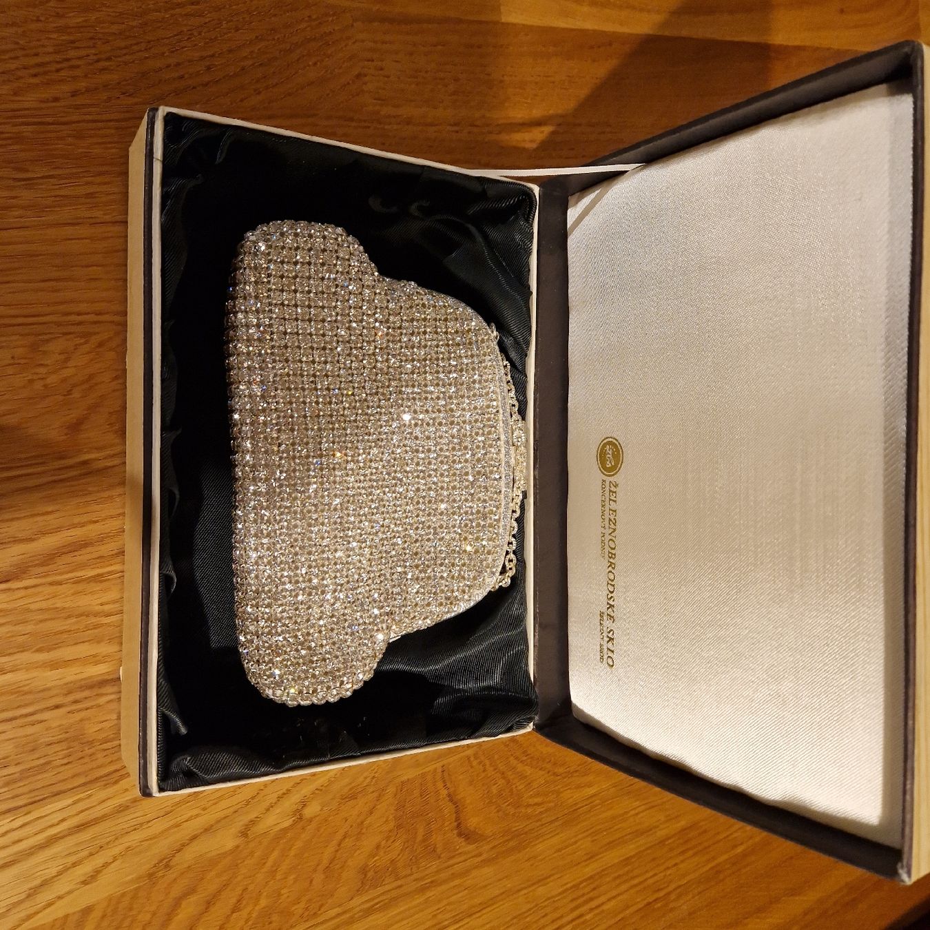 Taschen für Damen: Wunderschöne Abendhandttasche mit Glasdiamanten – Neu (gemäss Beschreibung) aus St. Gallen von tamieberle 1