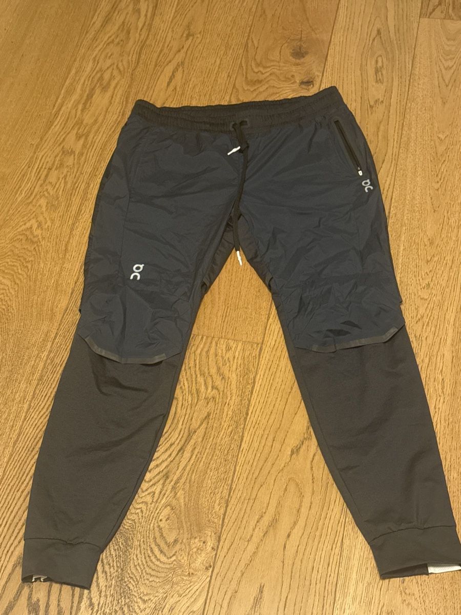 Pantaloni: On Cloud running pants – Nuovo (secondo la descrizione) da Morges venduto da osc_klm9