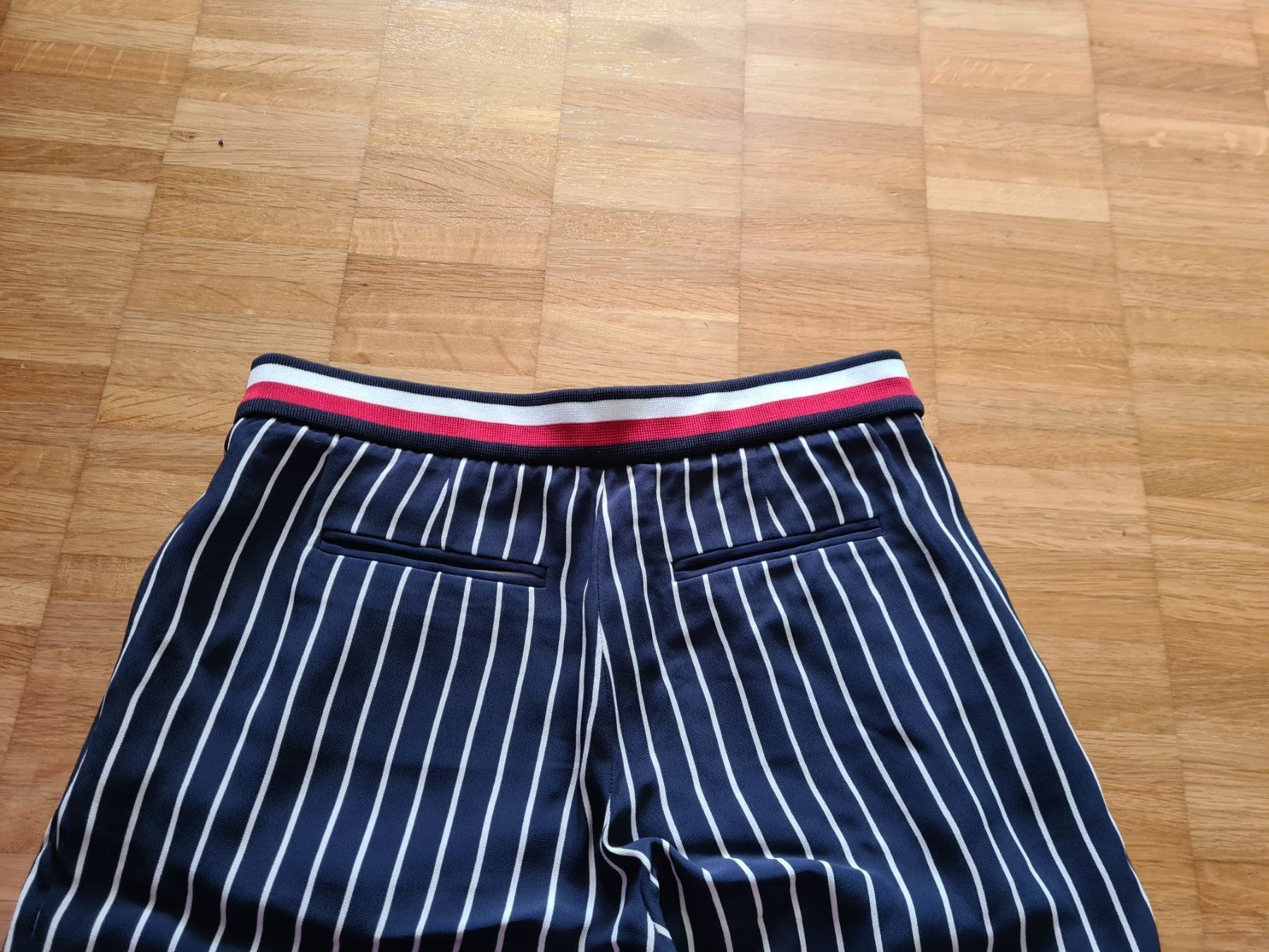 Tommy Hilfiger Pantaloni: Tommy Hilfiger Hose Gr. 6 – Usato da Jona venduto da Good_luck_ 5