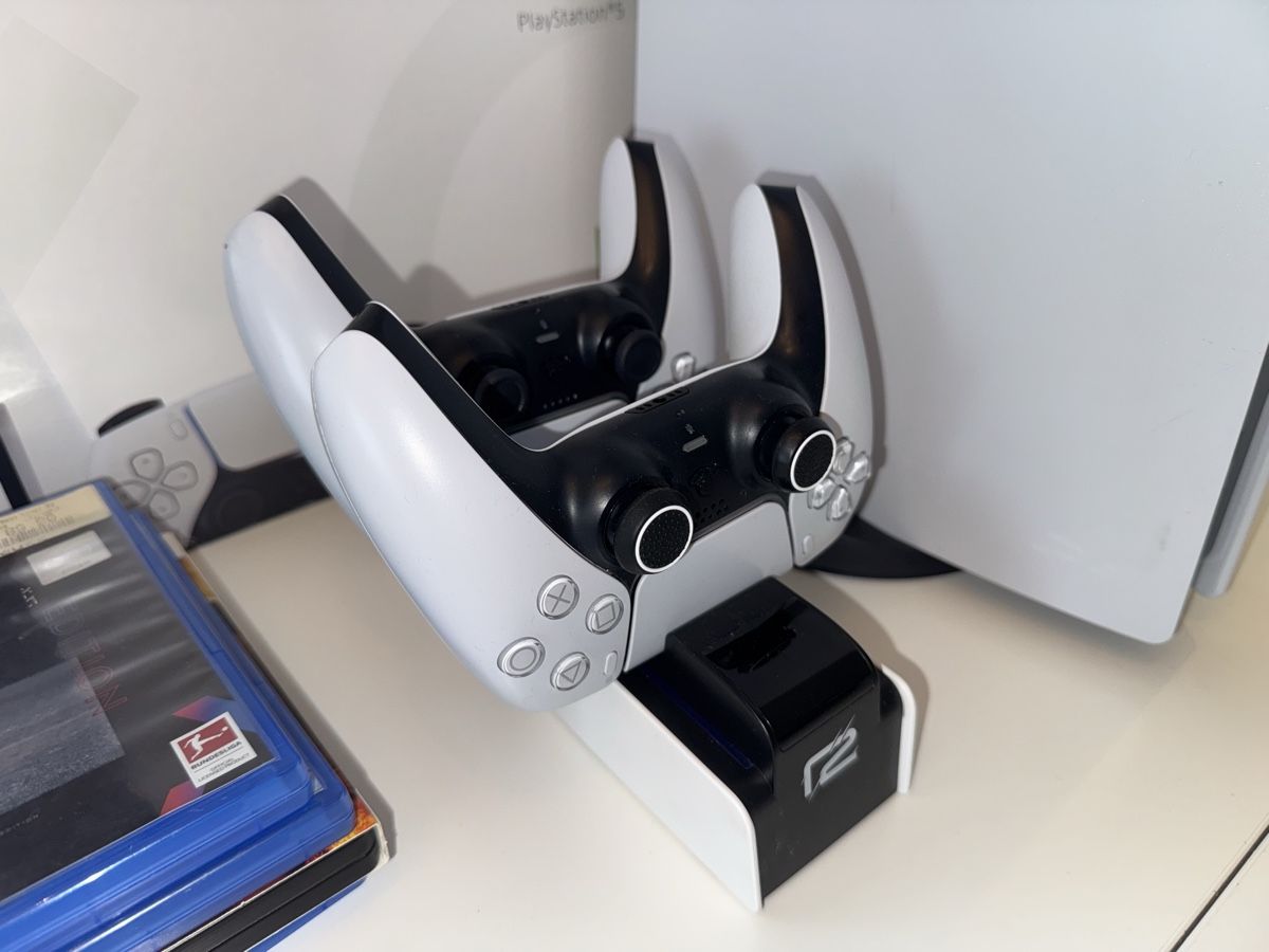 Sony Konsolen: Sony PlayStation 5 white console, disc edition. – Gebraucht aus Bülach von VM8392X 2