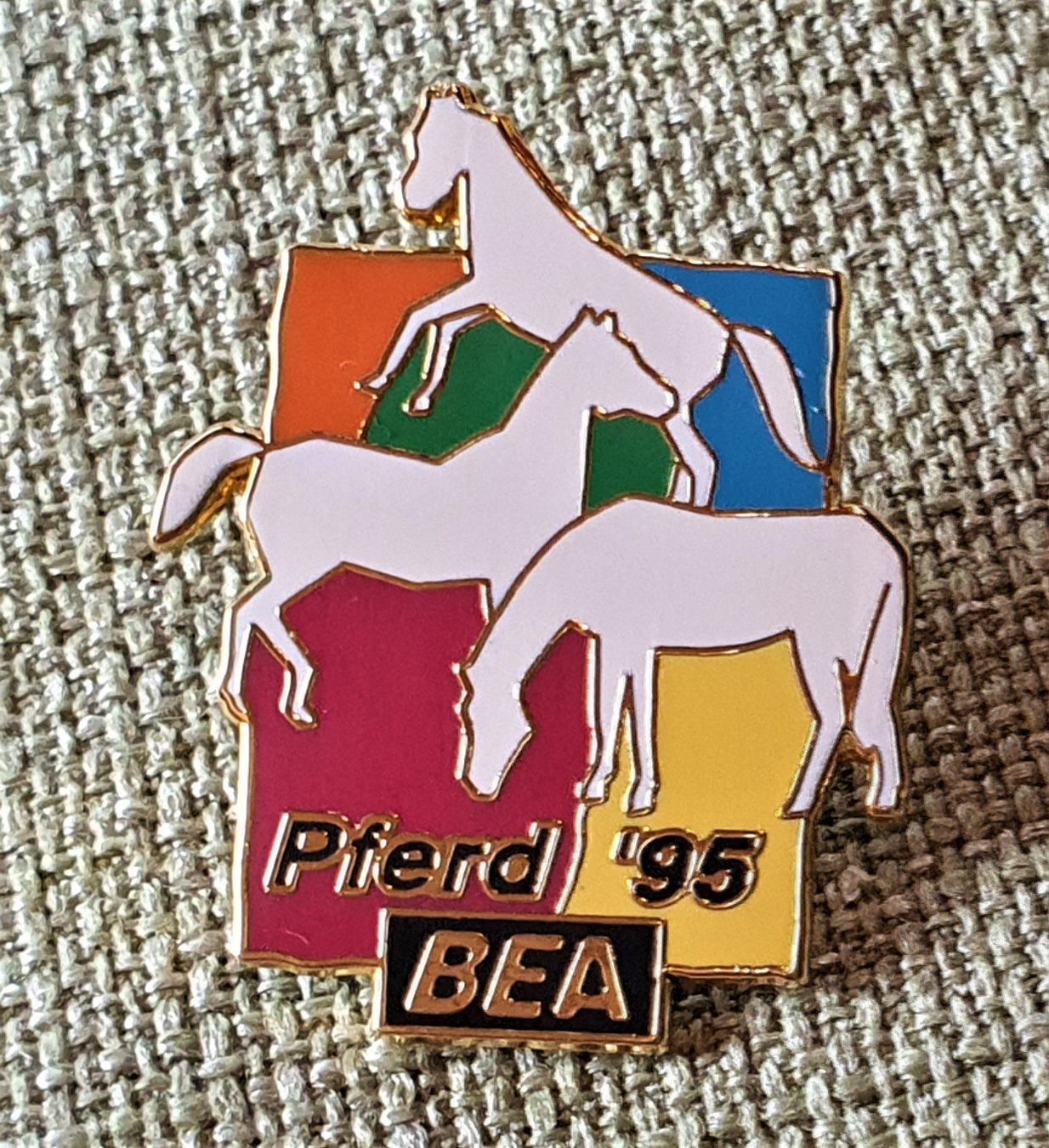 Plaketten & Abzeichen: G672 - Pin Pferd '95 - Pferde BEA – Gebraucht aus Reinach BL von Boston-Verkauf