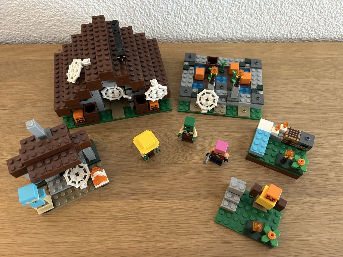 Lego Spielzeuge: Lego Minecraft Das verlassene Dorf 21190 – Gebraucht aus Naters von Gemschhtte 1