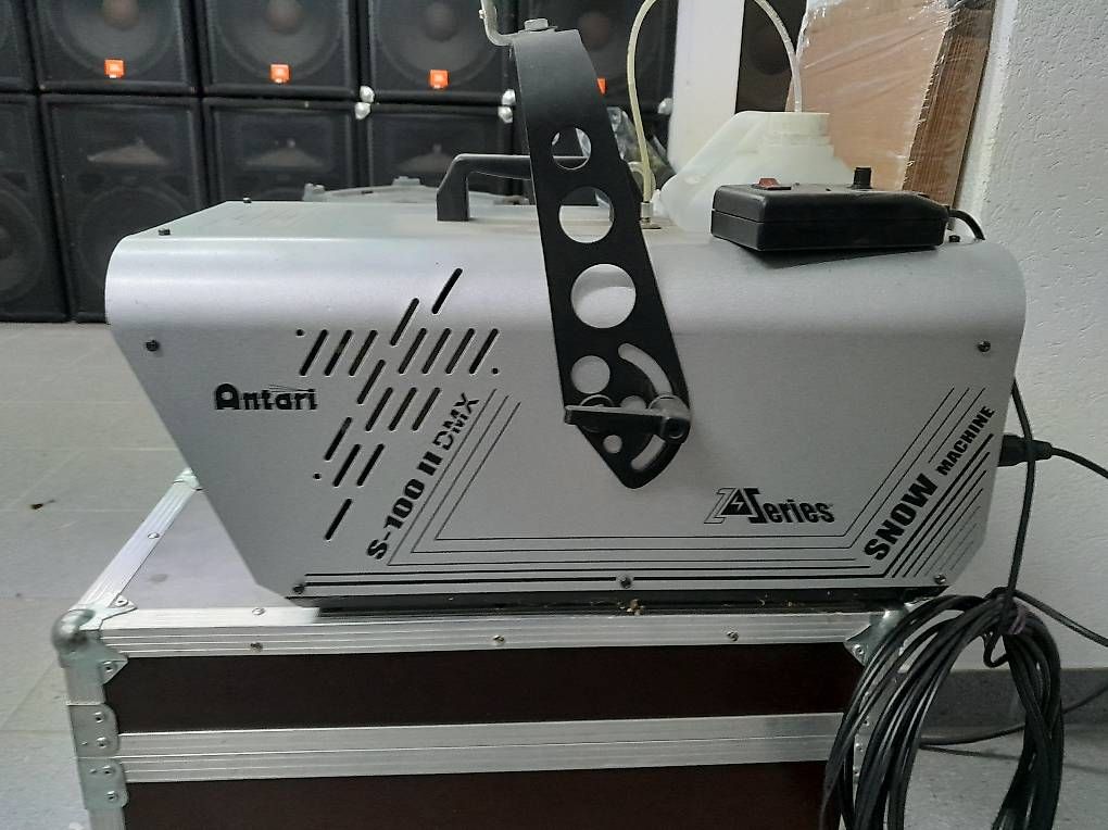 Tutte le macchine: Antari Schnee Maschine – Usato da Ossingen venduto da BCM-40