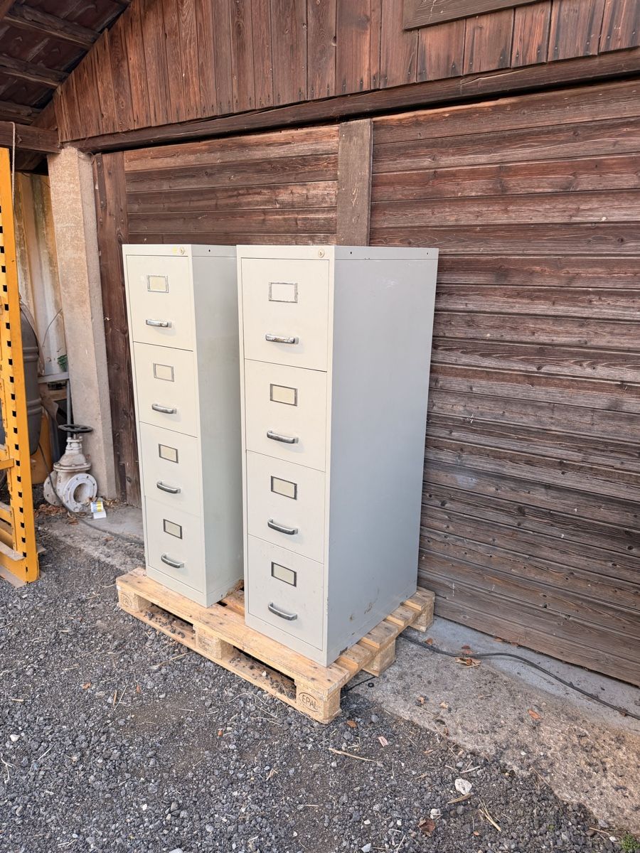 Armadi: Metall Schrank – Usato da Kappelen venduto da petelor 1