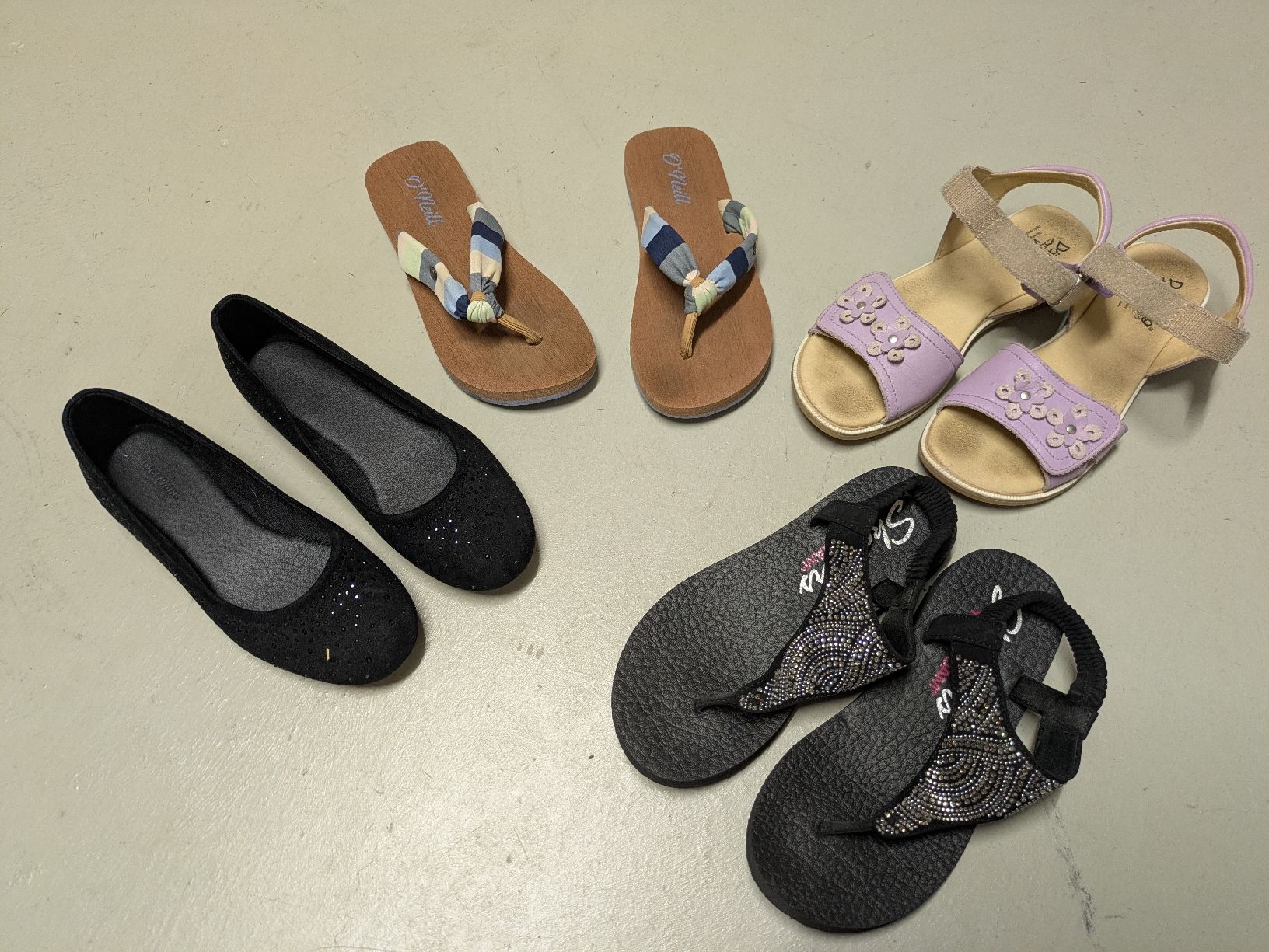 Scarpe per ragazze: Sommerschuhe Mädchen Gr. 35 – Usato da Pfäffikon ZH venduto da some82 2