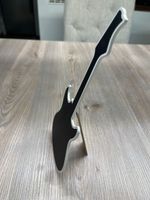 Dekorative Gitarre Memoboard Wanddeko Kreidetafel neuwertig