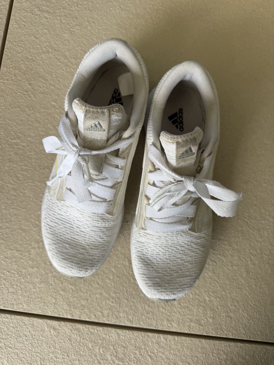 Adidas Scarpe da donna: White Adidas Sneakers - size 38 2/3 – Usato da Cham venduto da lb6_m9yt 5