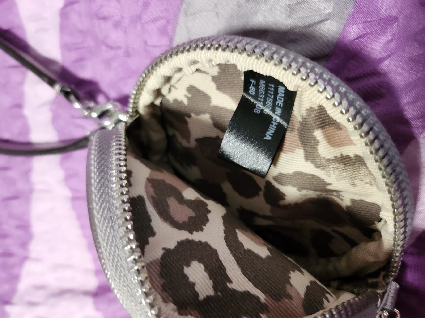 Guess Schlüsselanhänger & - bänder: Taschenanhänger Guess – Neu (gemäss Beschreibung) aus Kefikon TG von Livline 3