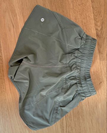 Lululemon Laufshorts gr. 4 - neu