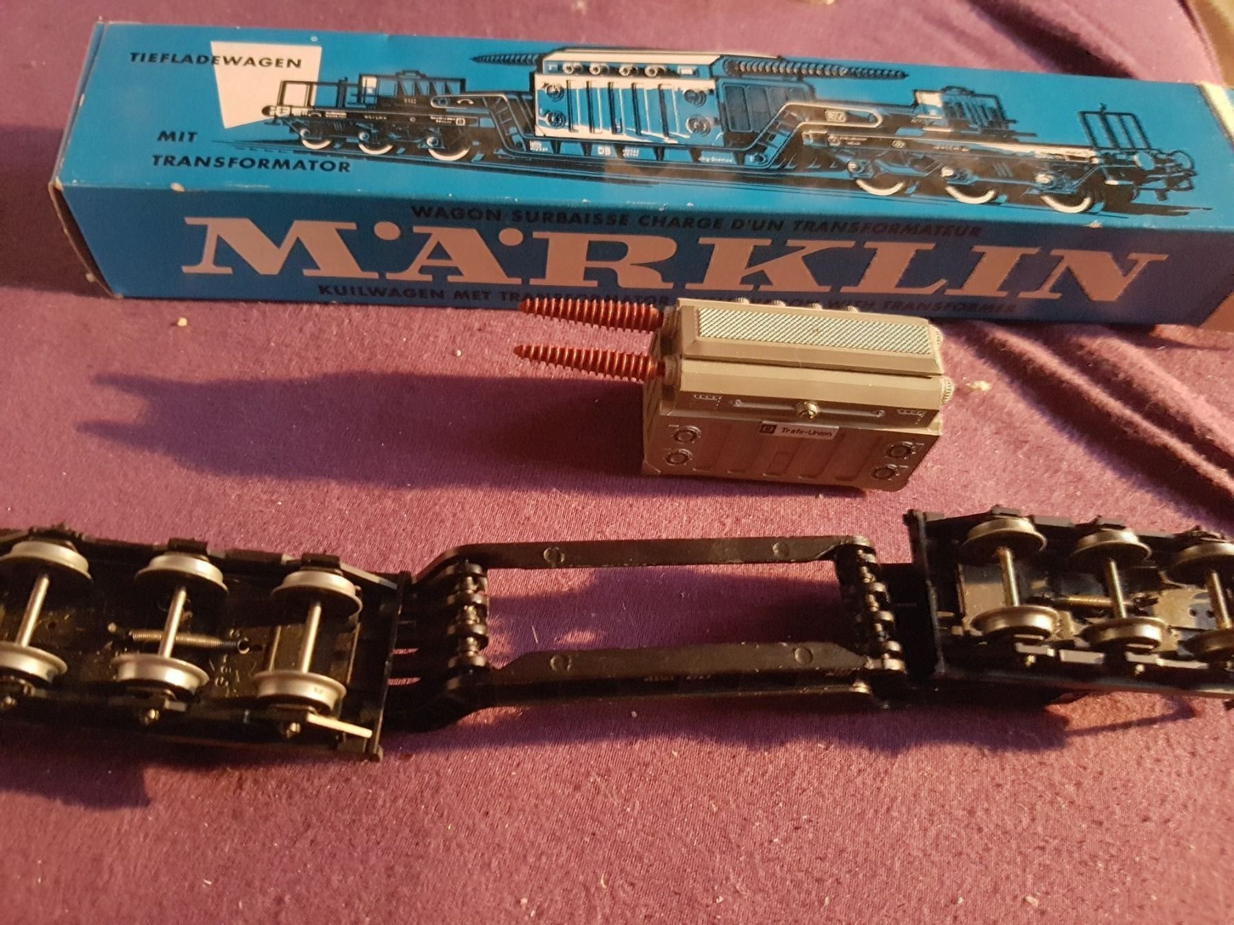 Märklin Trains électriques: Märklin Tiefladewagen mit Transformator L18 – D'occasion à Schwarzenburg par Flamingo07 1