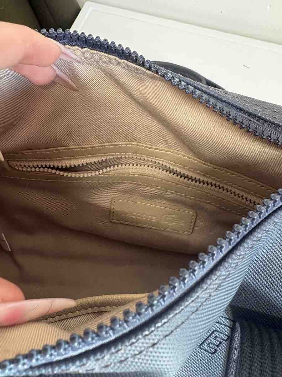 Lacoste Borse: Borsa a mano Lacoste – Nuovo (secondo la descrizione) da Giubiasco venduto da mol_f9mf 5