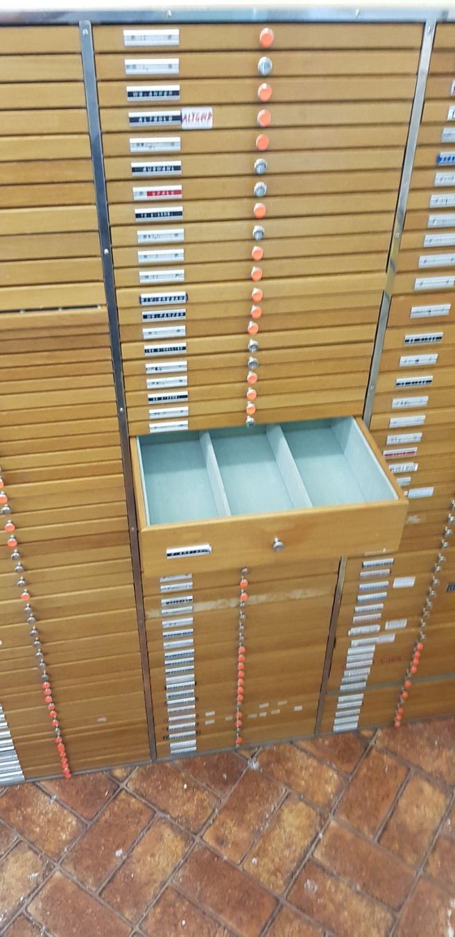 Sistemi di archiviazione: Schmuck Schublade Sortierstation – Usato da Thalwil venduto da Designer50 1