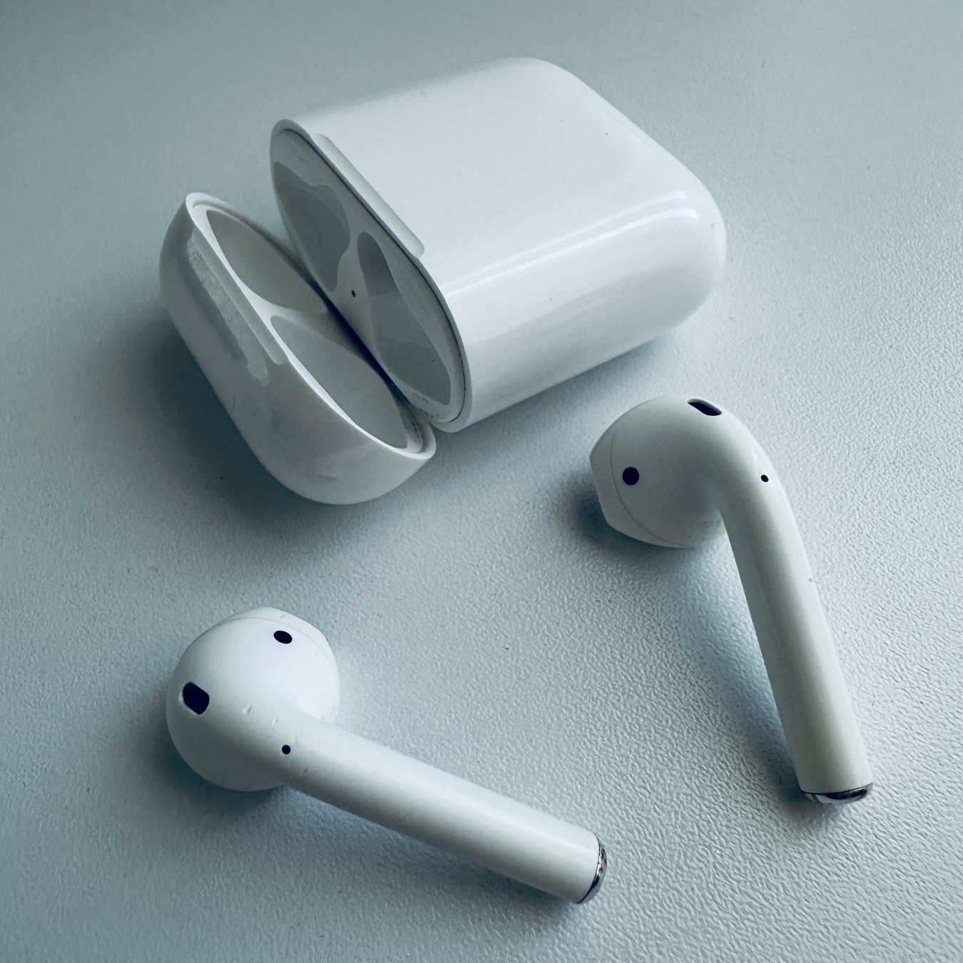 Apple Cuffie: Original Apple AirPods 2 Kopfhörer Wireless Lightning Kabel – Usato da Basel venduto da MY.AIRPODS.SHOP 2