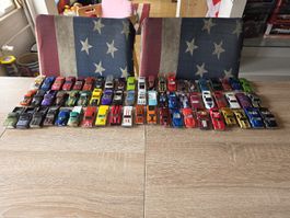 60x Modellautos 1:64