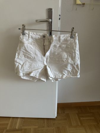 Kurze Hose Damen weiss Grösse 40 guter  Zustand