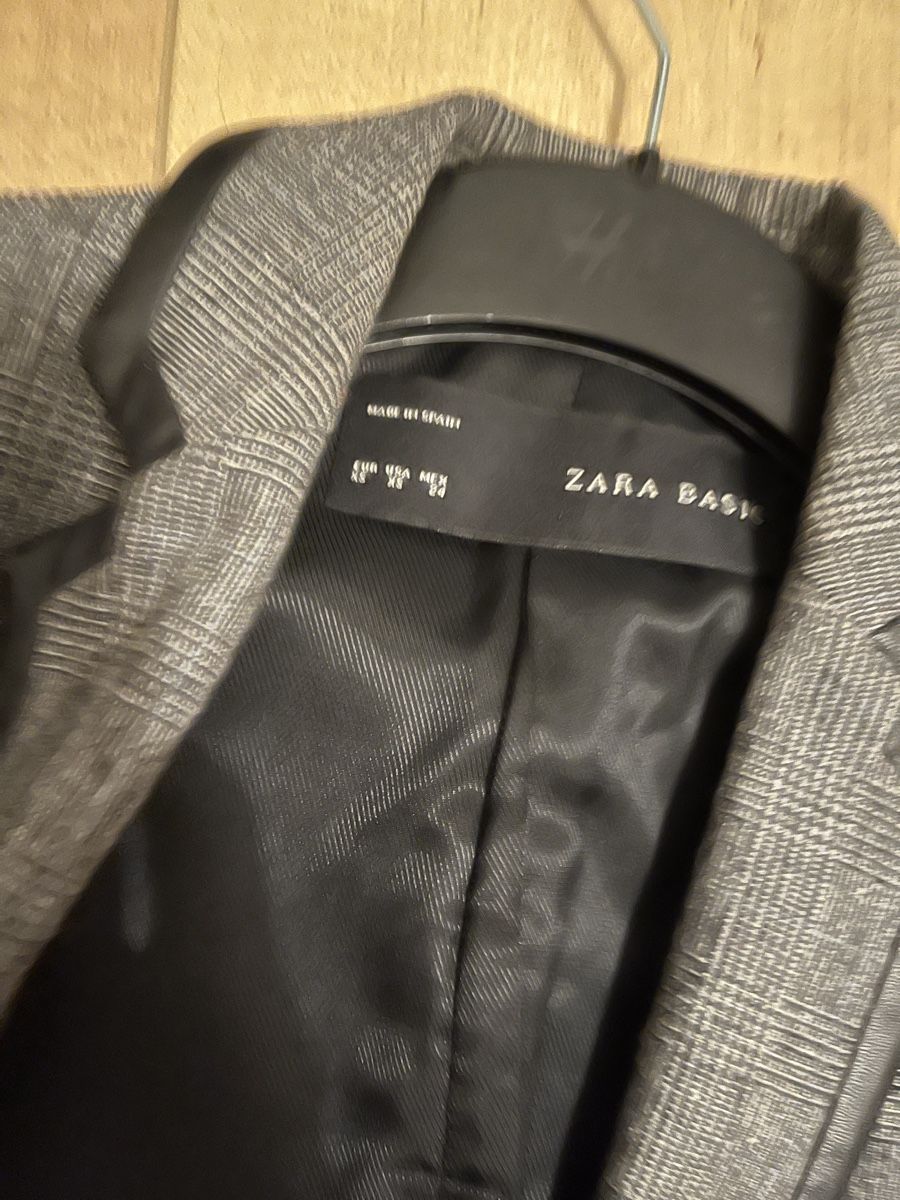 Zara Anzüge & Kostüme: Blazer Zara gris XS/ 34 – Gebraucht aus Bellevue von utilisatratice 1