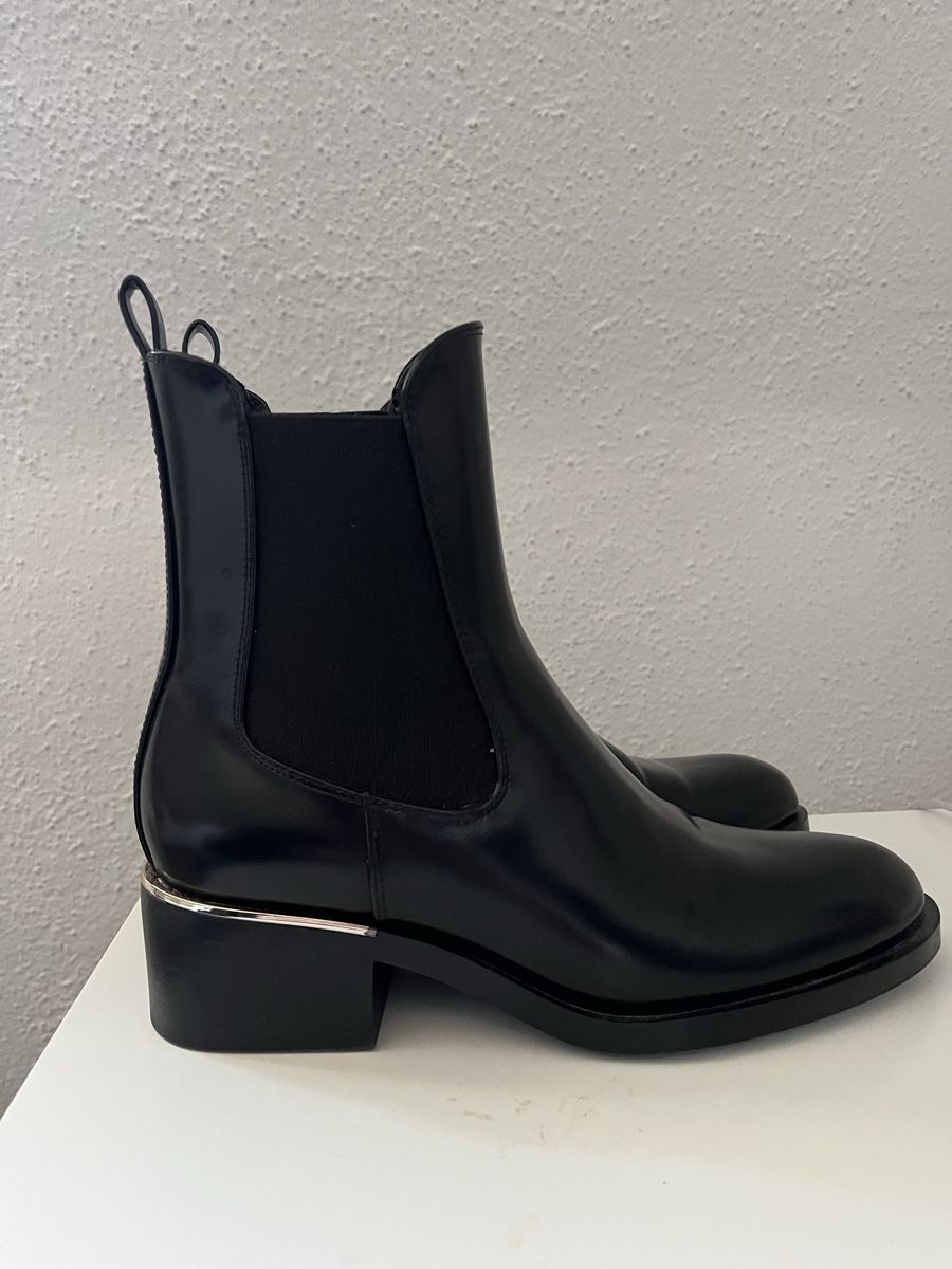Zara Damenschuhe: Zara Boots – Neu (gemäss Beschreibung) aus Flawil von lic_d9fc