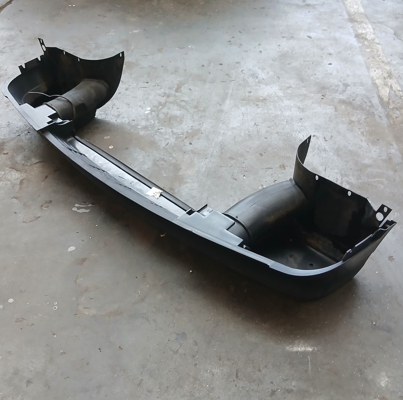 Jaguar Tutti pezzi di ricambio auto: Jupe avant Jaguar XJ40 – Usato da la heutte venduto da Auto-stock 1