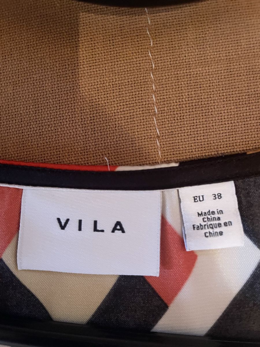 Vila Top: Top Vila coloré et chic T. 38 – Usato da Montmollin venduto da alexrey 2
