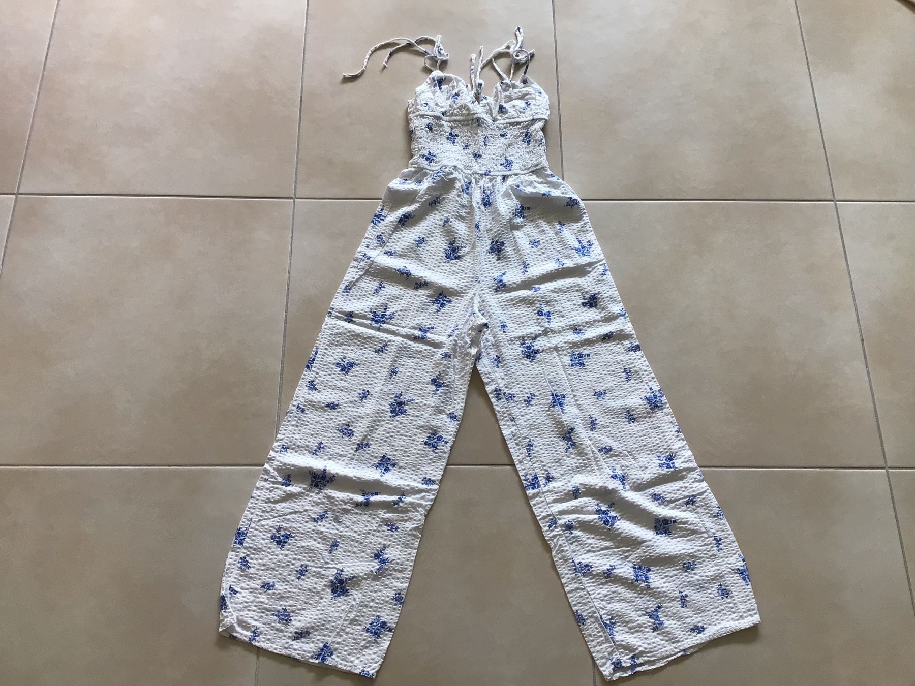 H&M Jumpsuits: Sommer Jumpsuit Gr. XS H&M – D'occasion à Frauenfeld par Stehojen